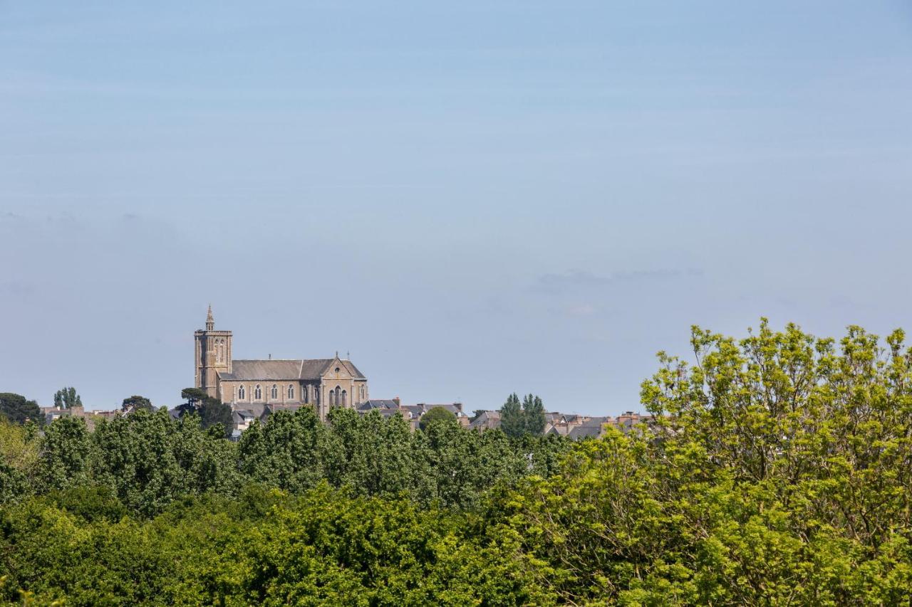 La Metairie-Du-Vauhariot - Vue Mer Et Mont Saint Michel - Piscine Chauffee - Acces Gr34 カンカル エクステリア 写真